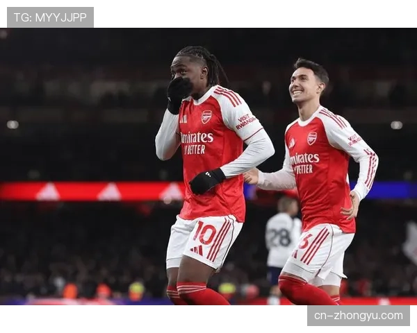 安联球场记：暴雨中双方对攻，拜仁与阿森纳半场战成1-1